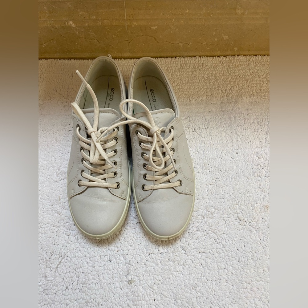 Ecco Light Gray Leather Sneakers